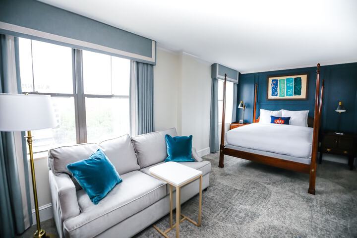 Room 10 of 22