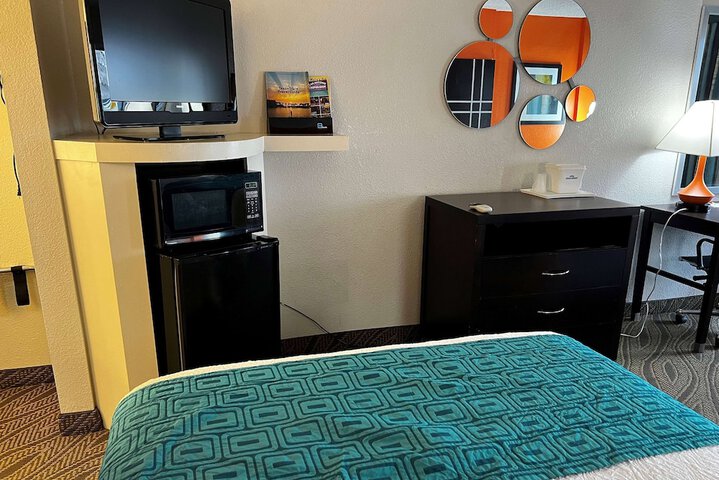 Room 13 of 17