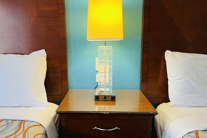 Room 9 of 21