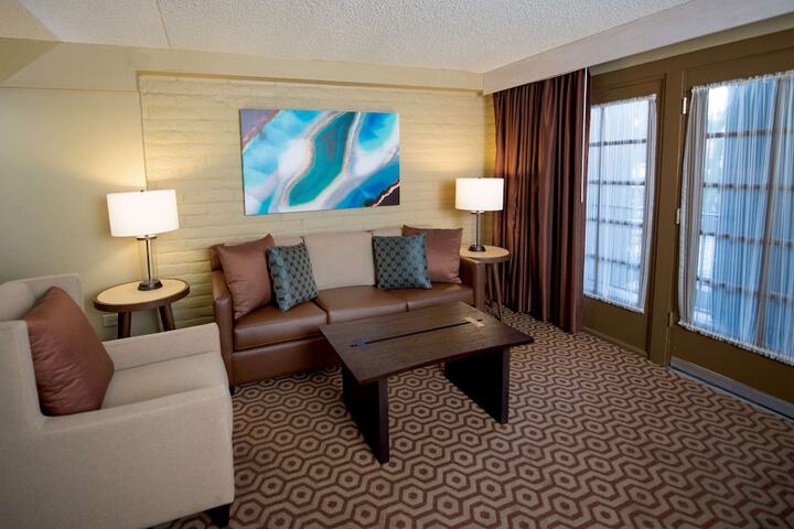 Room 32 of 68