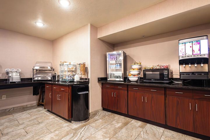 Cobblestone Inn & Suites – Big Lake