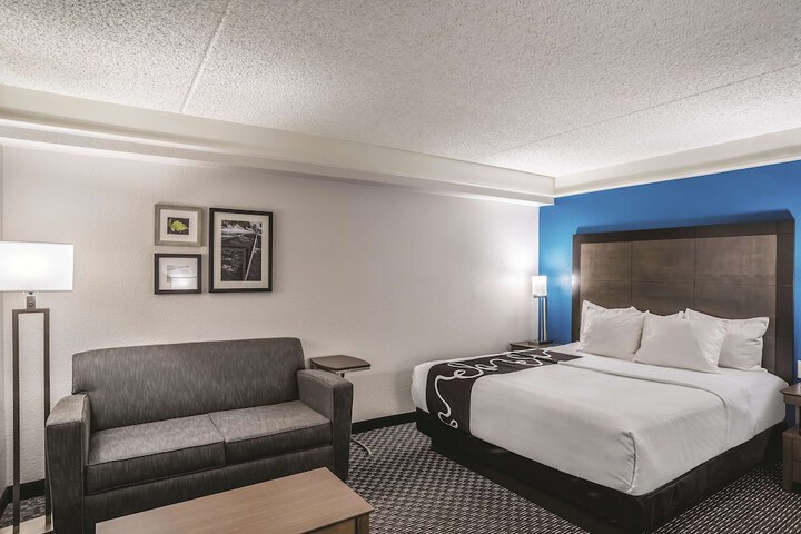Room 25 of 44