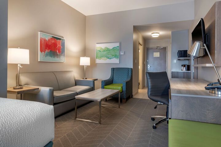 Room 32 of 72