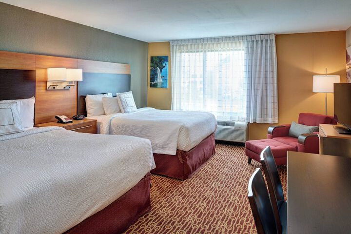Room 11 of 25