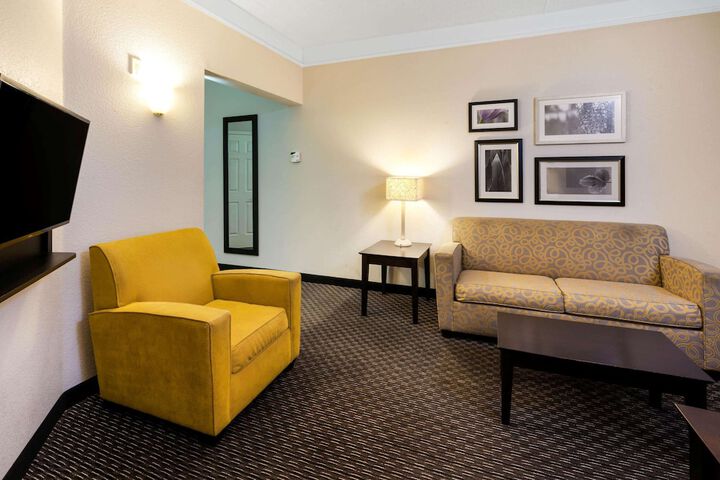 Room 23 of 40