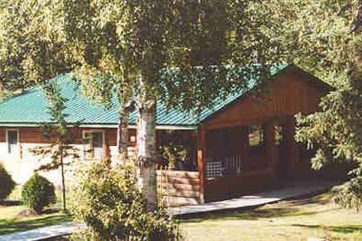 Daniels Lake Lodge B & B