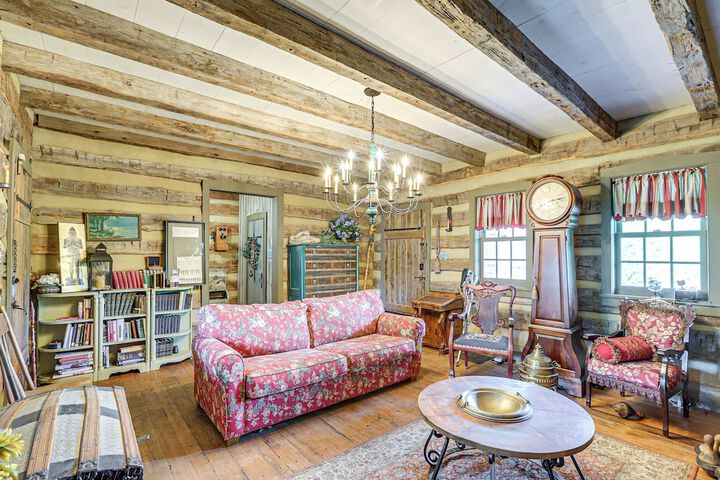Spacious & Historic Cabin in New Haven w / Pond!