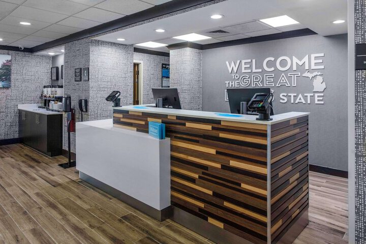 Hampton Inn Detroit / Northville