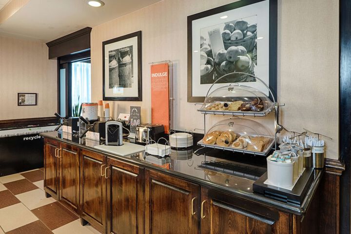 Breakfast/Coffee Service 74 of 82