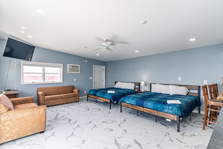 Room 35 of 61