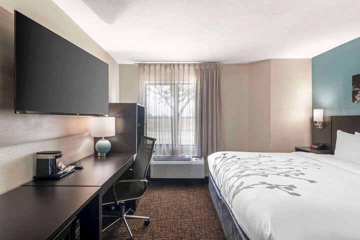 Room 25 of 34