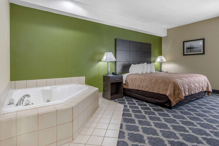 Room 15 of 34