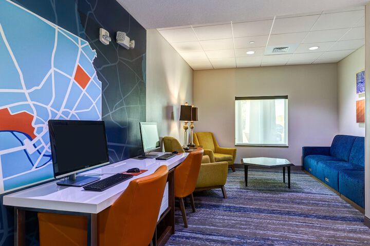 Business Center 37 of 37