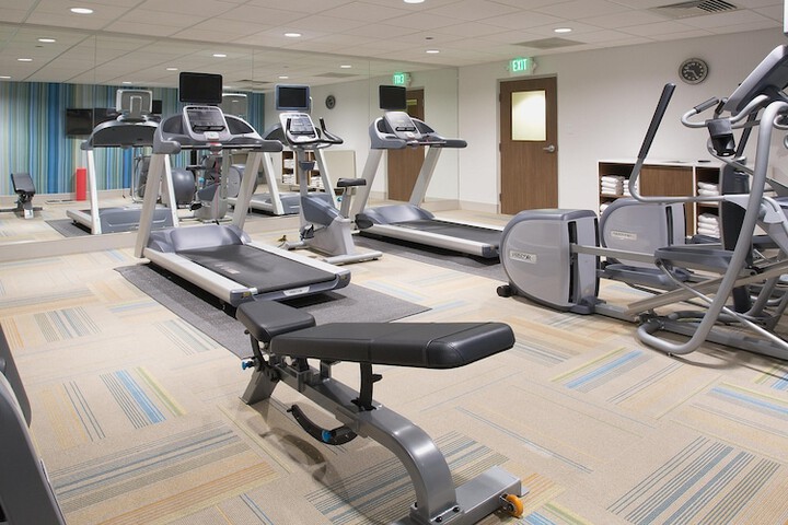 Holiday Inn Express & Suites Elkhorn - Lake Geneva Area by IHG