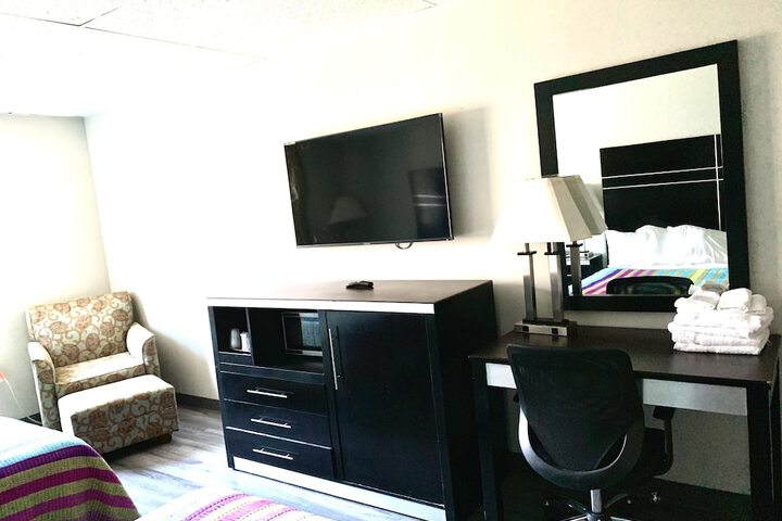 Room 28 of 33