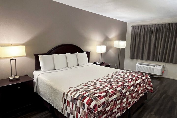 Room 15 of 24