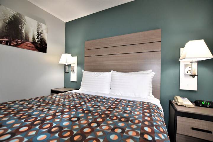 Room 32 of 46