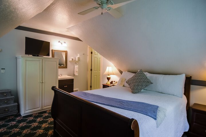 Room 30 of 144