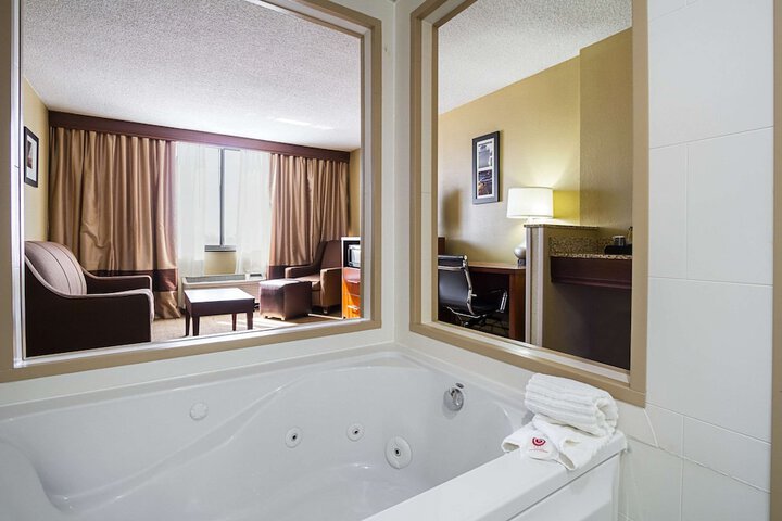 Room 11 of 25