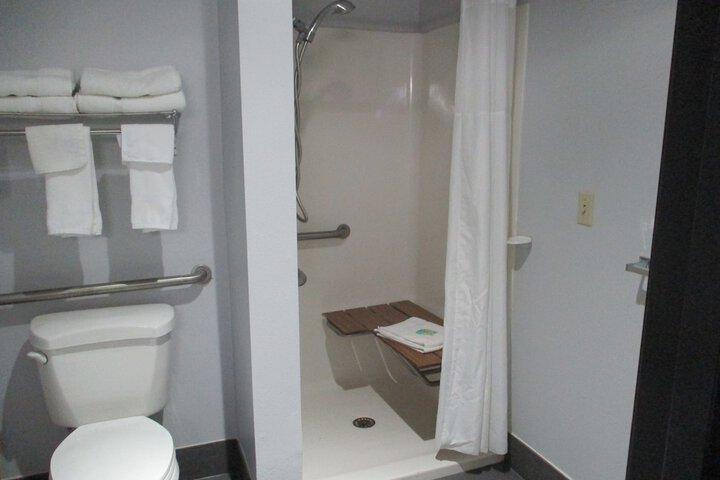 Room 13 of 38