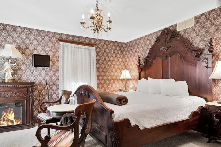 Room 5 of 56