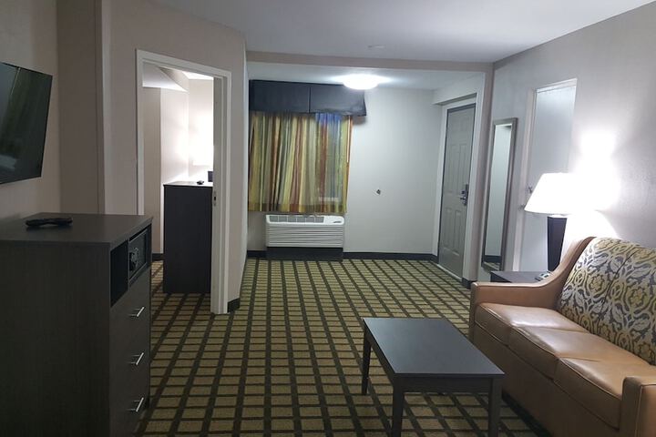Baymont by Wyndham Clarksville