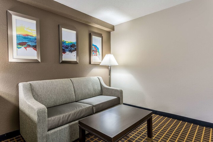 Quality Inn & Suites El Paso I-10