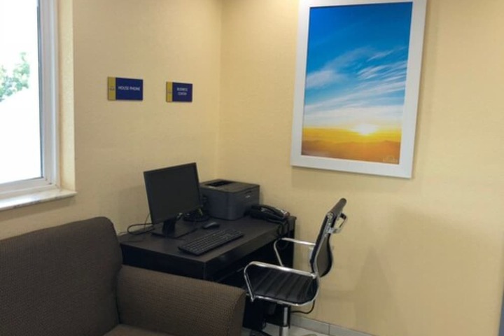 Business Center 29 of 30