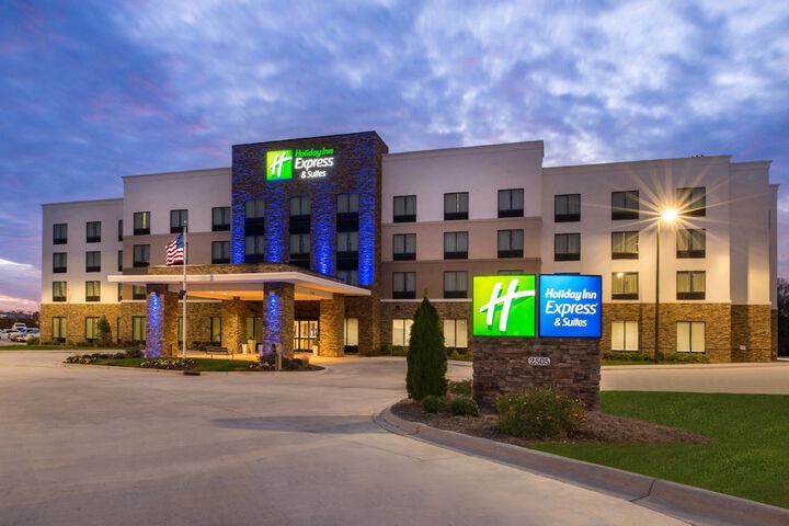 Hotel 7 of 67