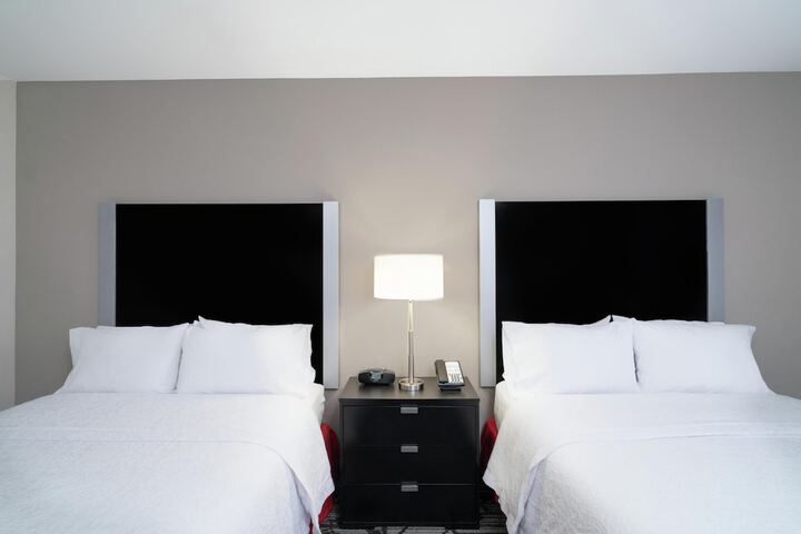 Hampton Inn & Suites Roanoke Airport