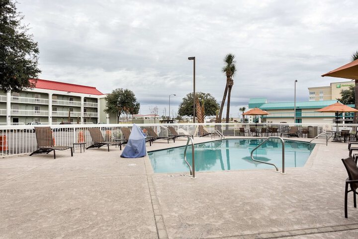 Pool 3 of 40