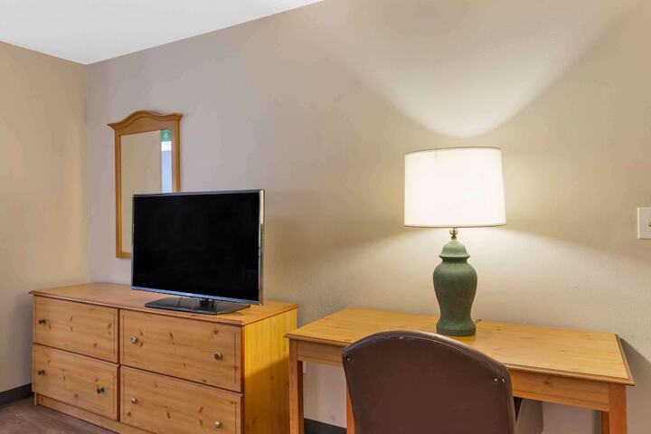 Room 10 of 25