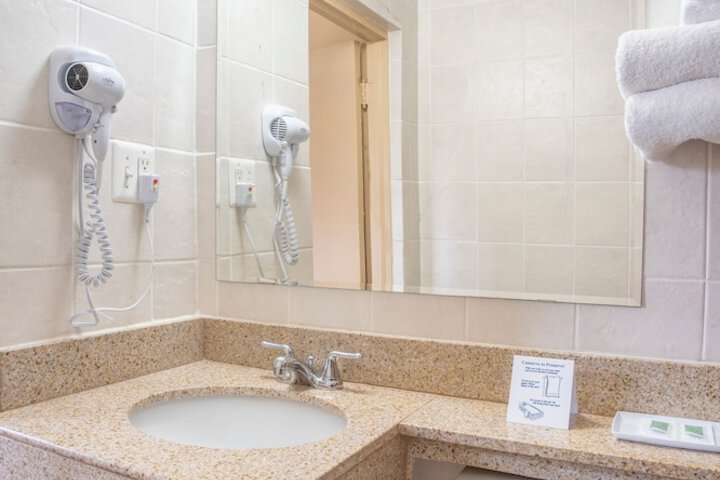 Room 8 of 15