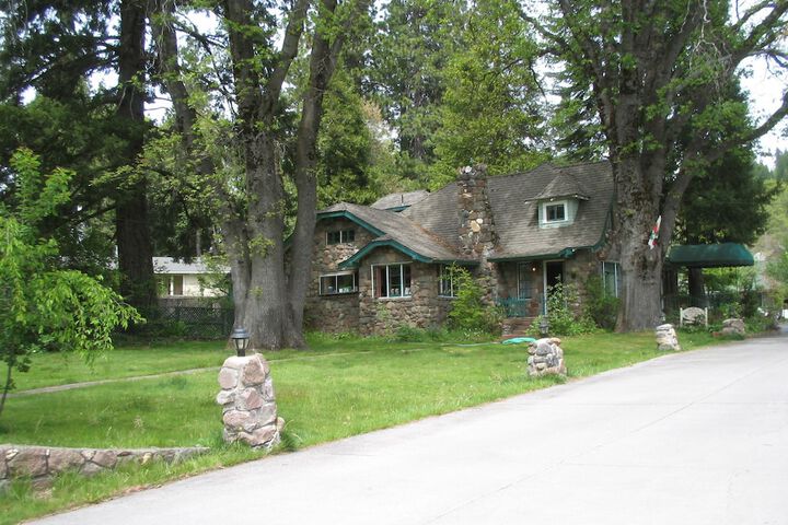 Strawberry Valley Inn