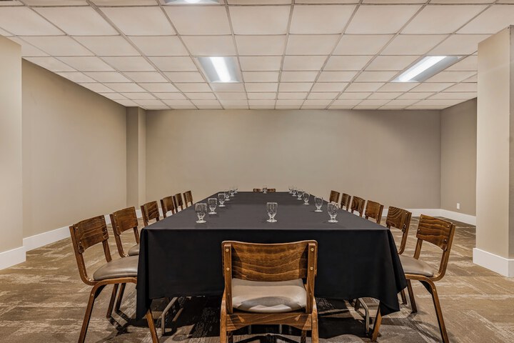 Ballroom/Hall 67 of 77