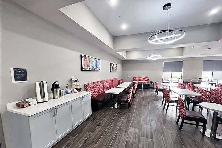 La Quinta Inn & Suites by Wyndham Coralville Iowa City