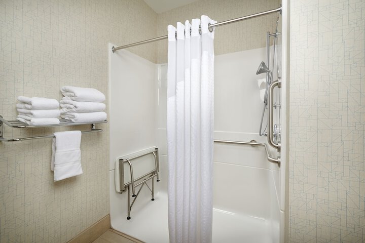 Holiday Inn Express & Suites Oxford by IHG