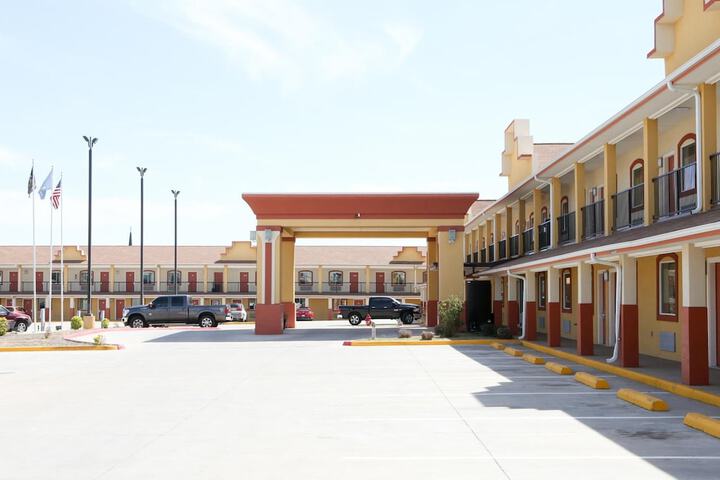 Hotel 2 of 53