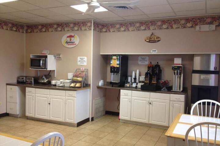 Breakfast/Coffee Service 17 of 17