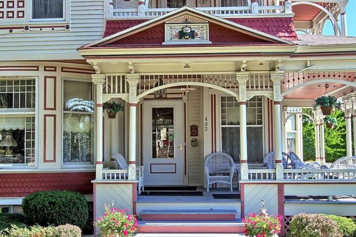 Grand Victorian B & B Inn