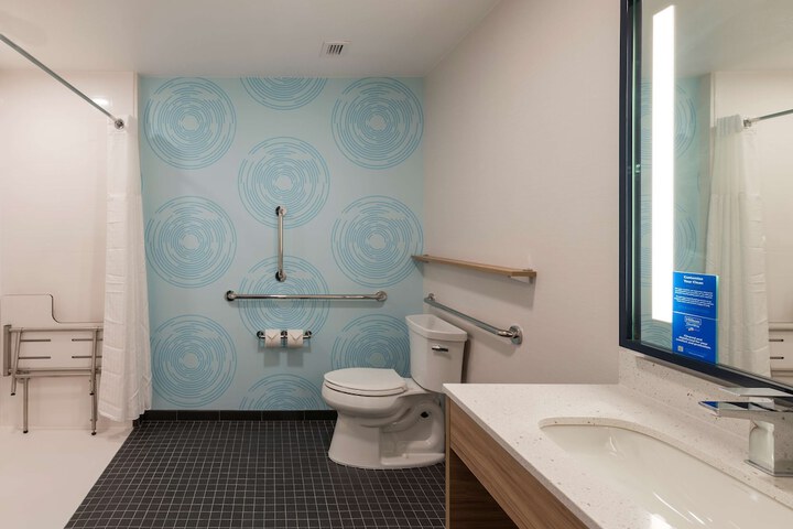 Room 23 of 46