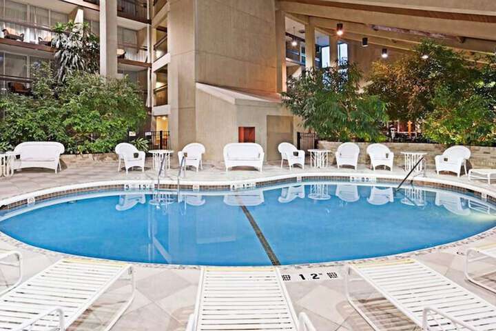 Days Inn by Wyndham Warren
