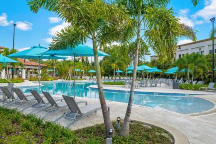 Brand New Super Cool Fountain View Condo by Main Pool Near Parks & OCCCC
