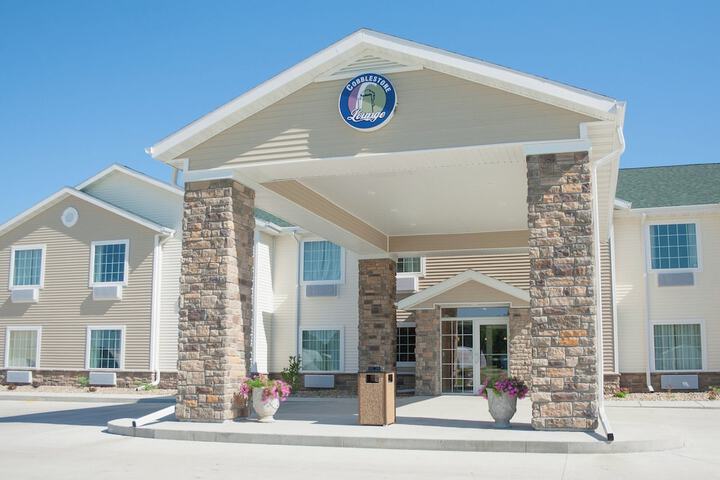 Cobblestone Inn & Suites - Winterset IA