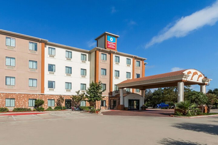 Hotel 3 of 48