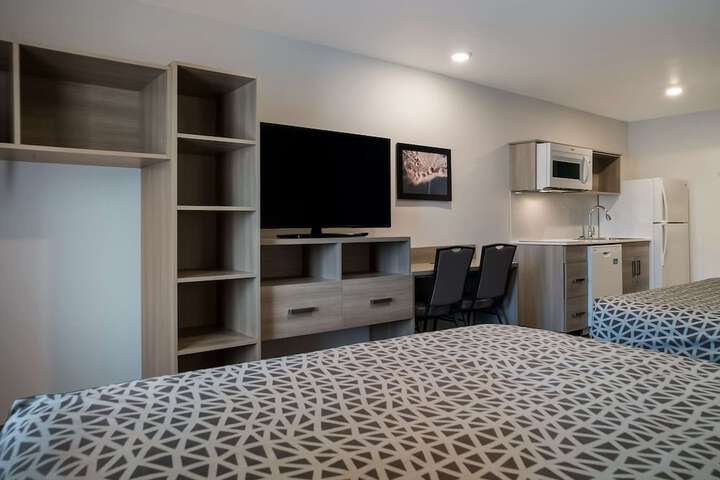 Room 28 of 63
