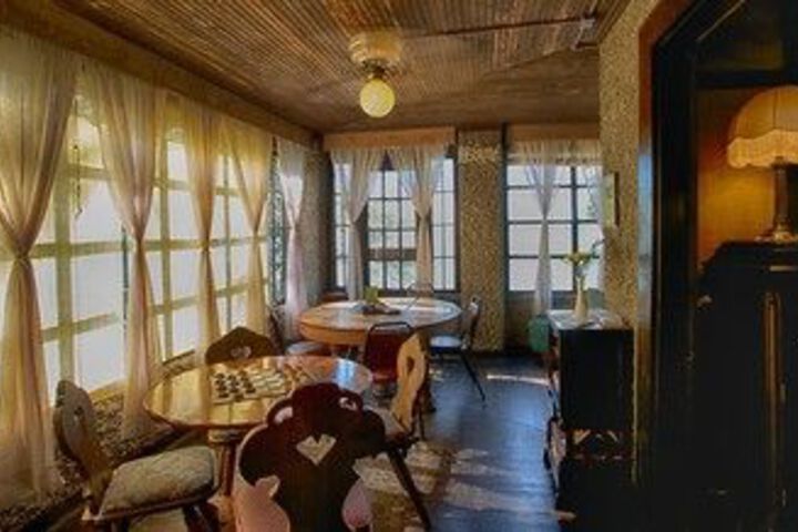 Spicer Castle Inn & Restaurant