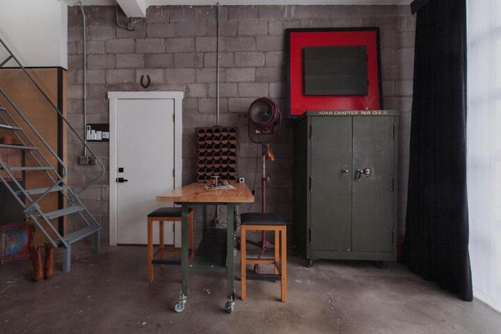 Industrial Artist Loft at Iconic Property