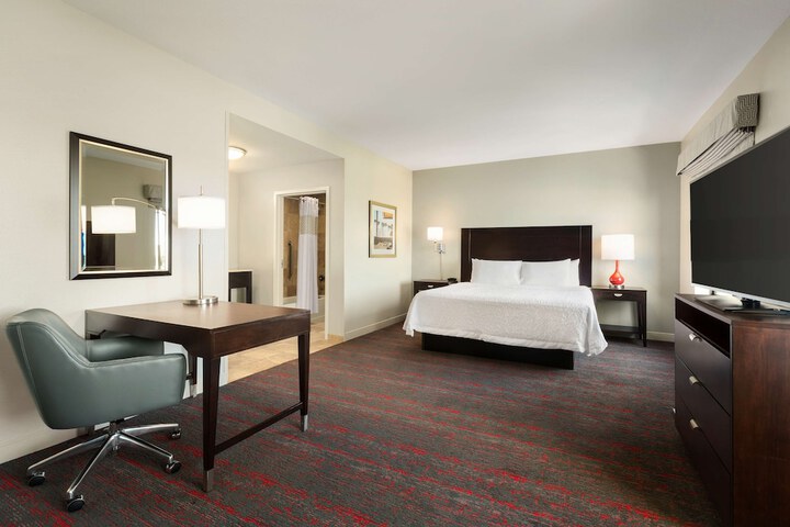 Room 17 of 38