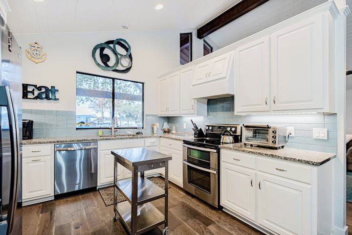 Lake LBJ Waterfront Family-friendly Retreat!